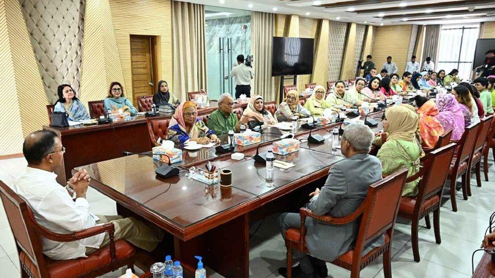 সংরক্ষিত নারী এমপিদের প্রথম সভায় যেসব বিষয়ে গুরুত্বারোপ প্রধানমন্ত্রীর